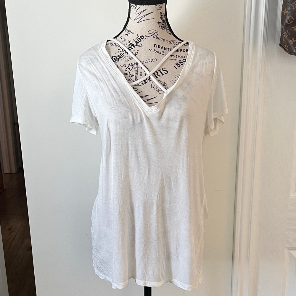 💗Project Social T White V-Neck Short Sleeve Tee